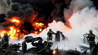 Сотрудники МЧС отмечают профессиональный праздник