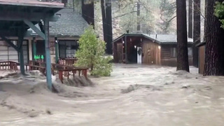 Жертвами наводнения в Калифорнии стали три человека