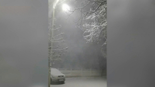 На Камчатке местные жители ищут машины под сугробами: видео