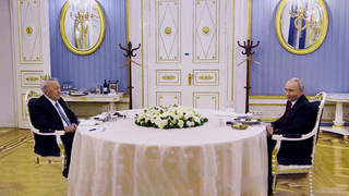 В Кремле состоялась встреча Владимира Путина с первым президентом Казахстана Нурсултаном Назарбаевым