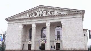 В Мариуполе открыли восстановленный из руин Драматический театр