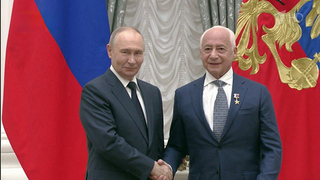 В канун новогодних праздников в Кремле вручили государственные награды