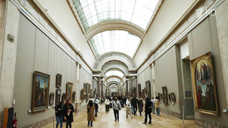 Главный музей Франции 19 октября подвергся дерзкому ограблению