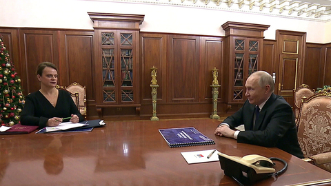 Владимир Путин встретился в Кремле с главой фонда «Защитники Отечества» Анной Цивилевой