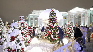 Новогодним убранством Москва удивляет и радует жителей города и гостей