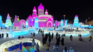 Свыше трех миллионов туристов, как ожидается, посетят фестиваль льда и снега в китайском Харбине