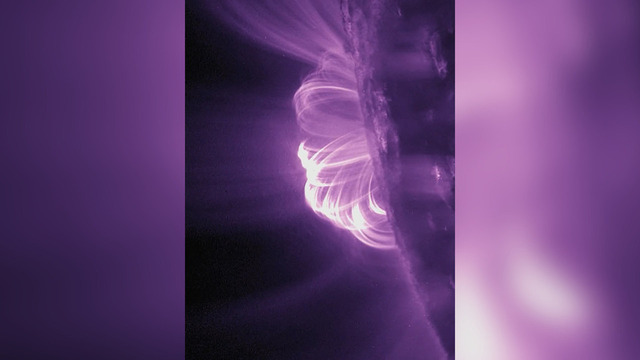 Сильная вспышка произошла на Солнце: кадры явления