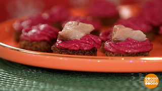 Селедка: под шубой, да еще и на гренках. Доброе утро. Фрагмент 