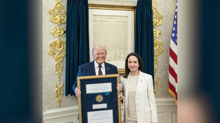 Дональд Трамп получил Нобелевскую медаль мира от Марии Корины Мачадо