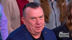 «У жены проблемы с головой — на ней воронье гнездо». Муж героини пожаловался на ее прическу, которая не меняется уже 40 лет. Модный приговор. Фрагмент