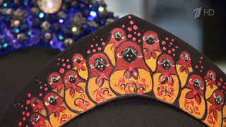 Одним из интересных атрибутов веселья и гуляний становится русский кокошник