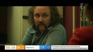 «В рубашке из 70-х с воротом, с гитарой и в усах»: как Артем Волобуев стал главным героем «За полчаса до весны»