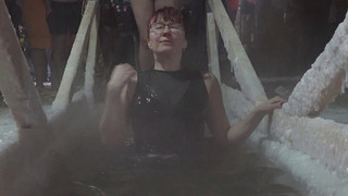 В Москве в крещенских купаниях приняли участие более 220 тысяч горожан