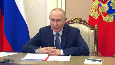 Президент провел оперативное совещание с постоянными участниками Совета безопасности РФ