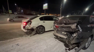 Появились кадры с места ДТП с участием микроавтобуса и шести легковушек в Улан-Удэ