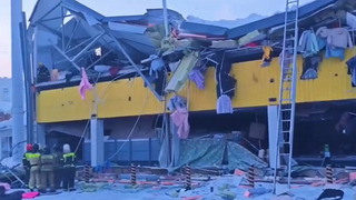 После обрушения торгового центра в Новосибирске есть пострадавшие