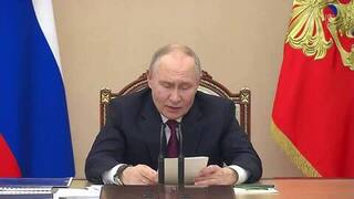 Путин: армия РФ должна оснащаться умной техникой на базе отечественных решений