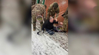 В Харькове военкомы схватили молодого человека в метро