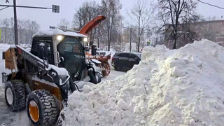 Мощный снегопад в Москве, по прогнозам, продлится до четверга