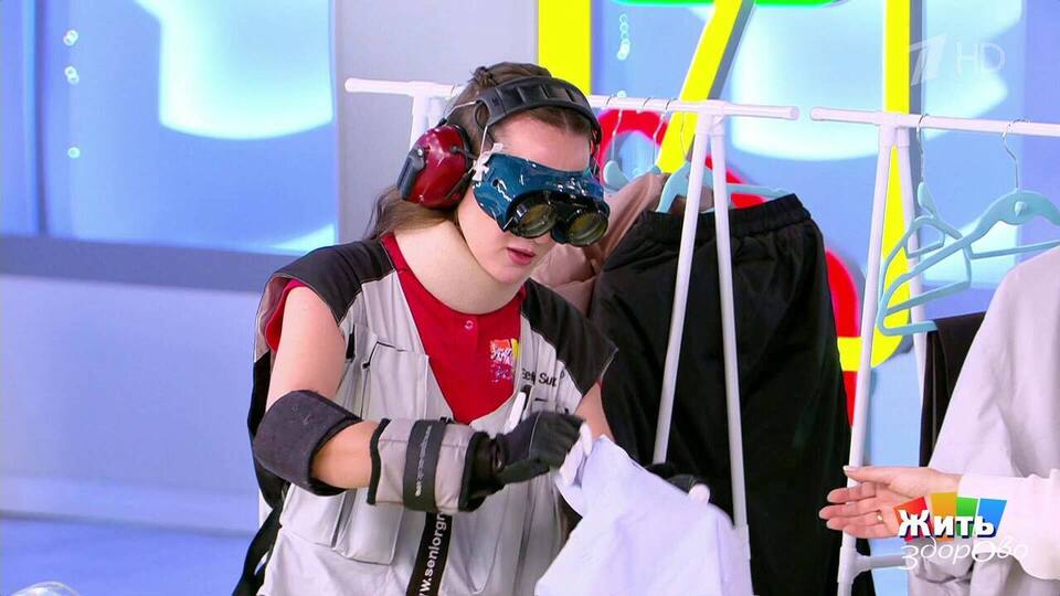 Домашний уход: как одеть того, кто не может сам. Жить здорово! Фрагмент выпуска от 28.01.2026