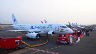 ОАК подписала с индийскими коллегами договор о лицензионном производстве «Суперджет-100»