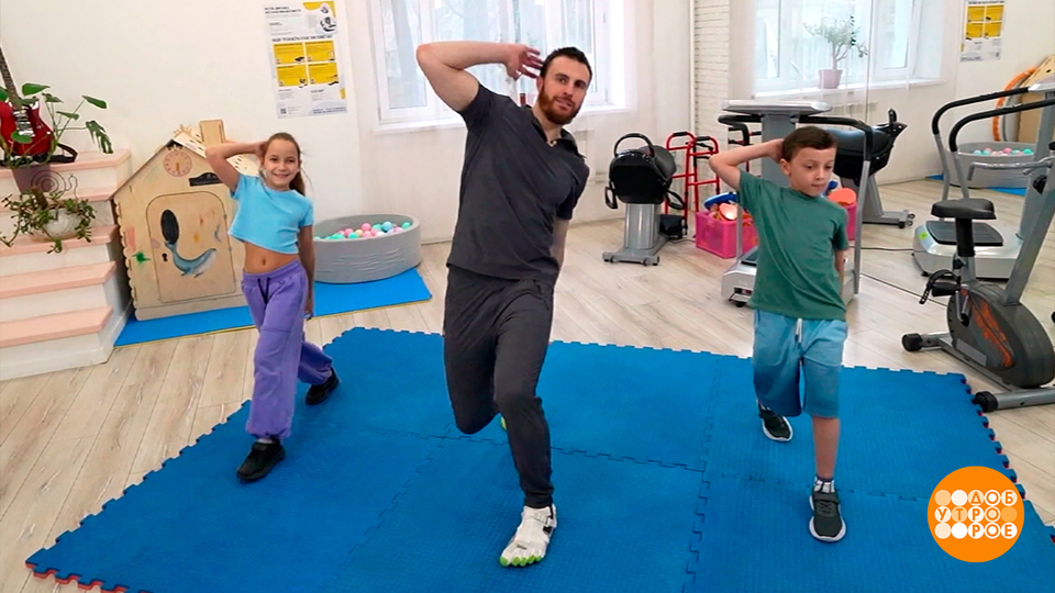 Шаг вперед — наклон назад! И подпрыгнули! Доброе утро. Суббота. Фрагмент выпуска от 31.01.2026