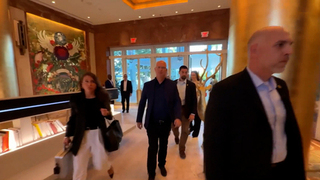 Появились кадры прибытия Дмитриева в Майами на переговоры с делегацией США