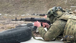 Все больше желающих приходит в пункты отбора на контрактную службу по всей стране