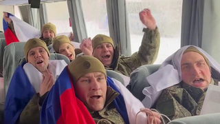 157 российских бойцов и трое жителей Курской области вернулись из украинского плена