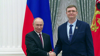 Владимир Путин вручил премии молодым ученым на торжественной церемонии в Кремле