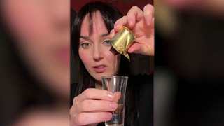 Российские подростки массово скупают конфеты с алкогольной начинкой