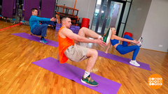 Фитнес-разминка: делаем талию в «позе стола». Доброе утро. Фрагмент 