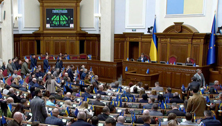 Украинские полицейские получили право разлучать детей с родителями без их согласия