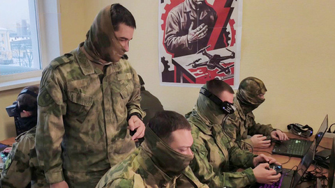 Бойцы обучаются на оператора БПЛА в центре подготовки на базе Дивизии Дзержинского