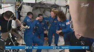Корабль Crew Dragon с российским космонавтом Федяевым пристыковался к МКС: видео