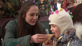 Сметана, икра и сгущенное молоко: любимые начинки для масленичных блинов