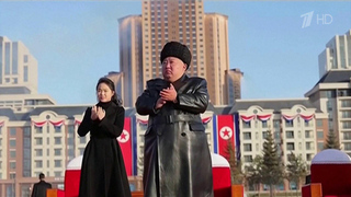 Лидер КНДР Ким Чен Ын вручил ордера на квартиры семьям бойцов, которые помогали освобождать Курскую область