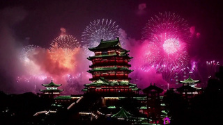 В Гонконге в честь наступившего Нового года по лунному календарю устроили праздничный фейерверк