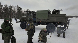 На полигонах в тылу мобильные огневые группы и расчеты по борьбе с беспилотниками оттачивают мастерство