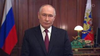 Владимир Путин в поздравлении отдельно обратился к тем, кто сейчас защищает интересы Родины