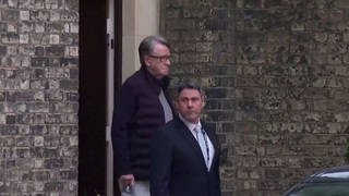 Почти сутки провел на допросе один из самых влиятельных политиков Великобритании — бывший посол в США