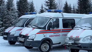 В Пермском крае десятки человек ищут туристов, которые отправились в поездку на снегоходах