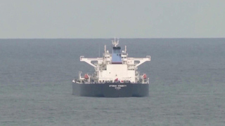 Все новые компании останавливают проход судов через Ормузский пролив