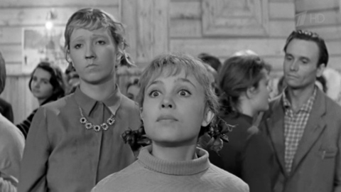 «Сочинили себе сказочку про любовь и утешаются». Девчата. Анонс