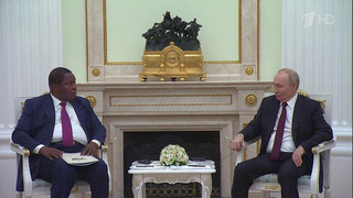 Владимир Путин принял в Кремле президента Центральноафриканской республики