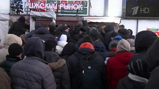 Очереди выстраиваются за цветами в преддверии праздничных выходных