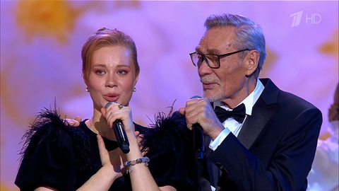 Александр Михайлов / Мирослава Михайлова — «Под окном черемуха колышется». Большой праздничный концерт «Будьте счастливы!». Фрагмент