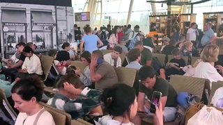 Тысячи российских туристов застряли в Таиланде на неопределенный срок