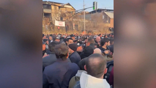 В Ереване продление ареста Карапетяна сопровождалось стычками с полицией: видео