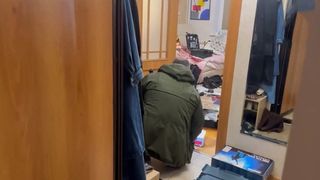 Появились кадры с места убийства женщины в квартире на северо-западе Москвы